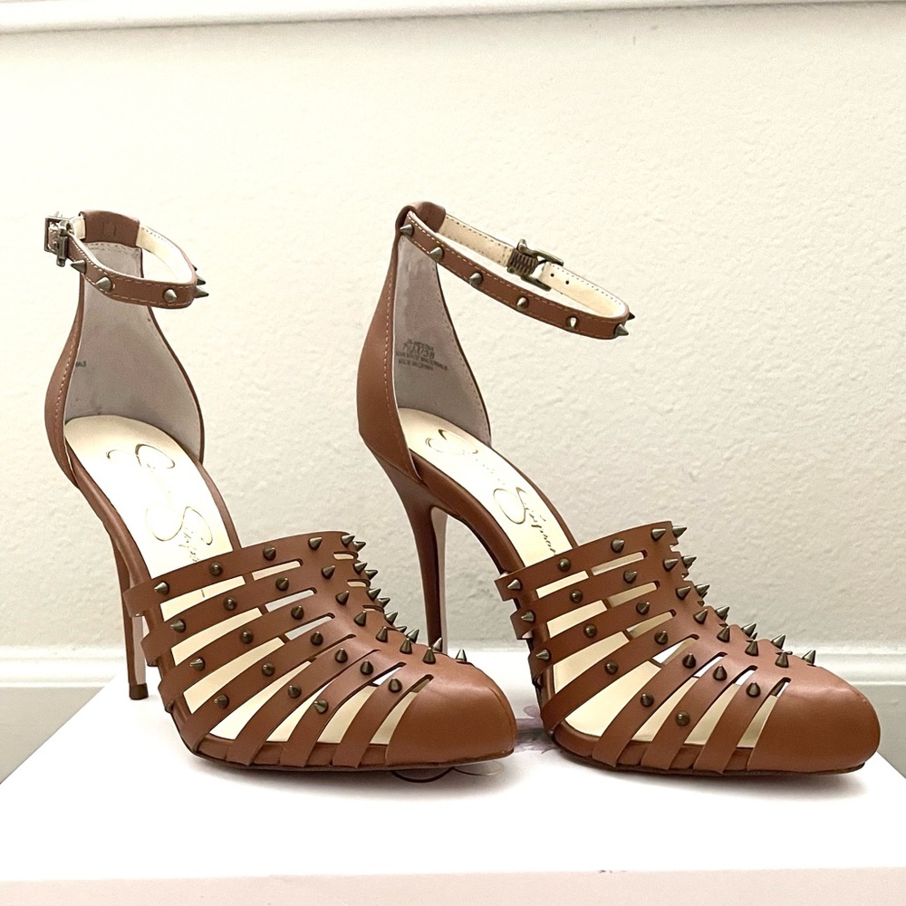 JESSICA SIMPSON Cognac Brown Studded Heels